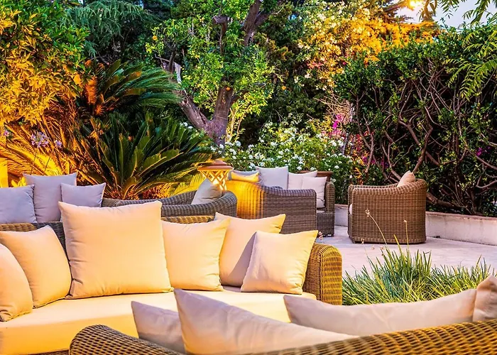 Hotel Western Premier Montfleuri 4*