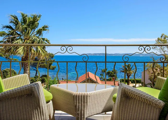 Western Premier Montfleuri Hotell 4*