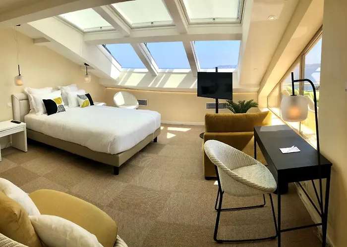 Western Premier Montfleuri 4* סן-מקסים