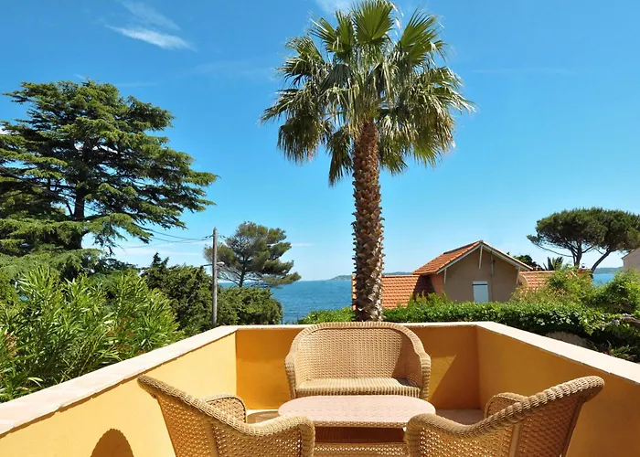 Western Premier Montfleuri サント・マキシム