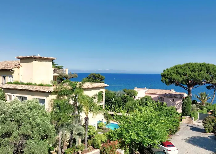 Western Premier Montfleuri מלון