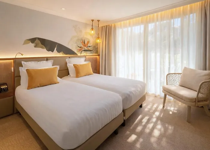 Western Premier Montfleuri 4* סן-מקסים