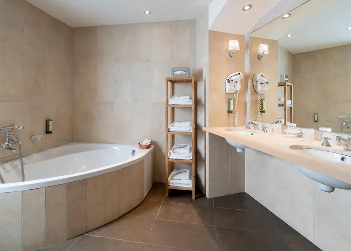 Hotel Western Premier Montfleuri