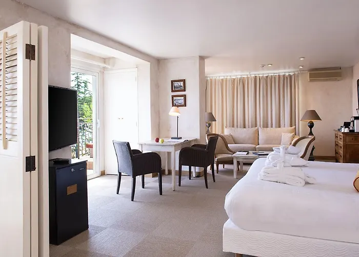 Western Premier Montfleuri סן-מקסים