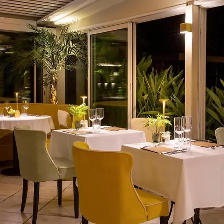 ホテル Western Premier Montfleuri 4*
