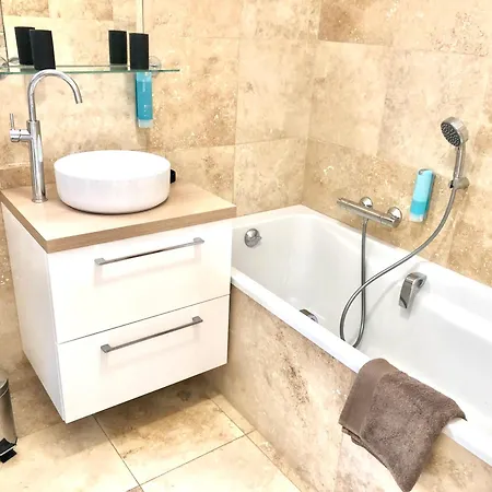 Western Premier Montfleuri 4* סן-מקסים