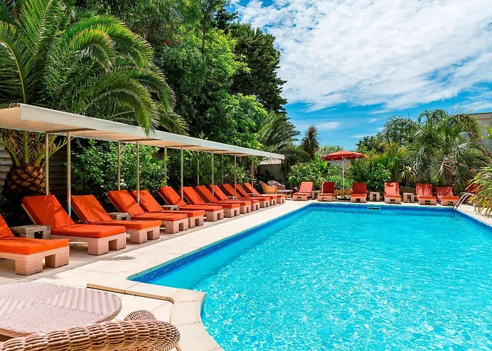 Hotel Western Premier Montfleuri 4*