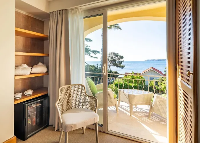 Hotel Western Premier Montfleuri 4*