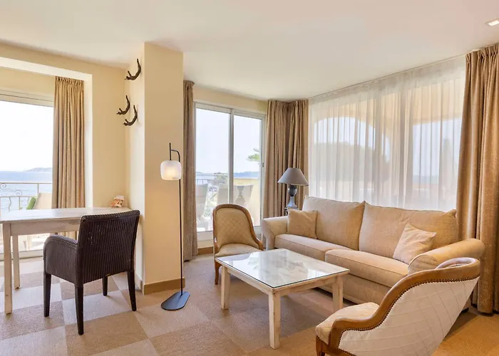 Western Premier Montfleuri Hotel