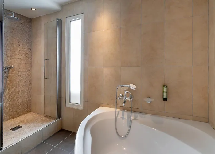 Western Premier Montfleuri Hotel 4*