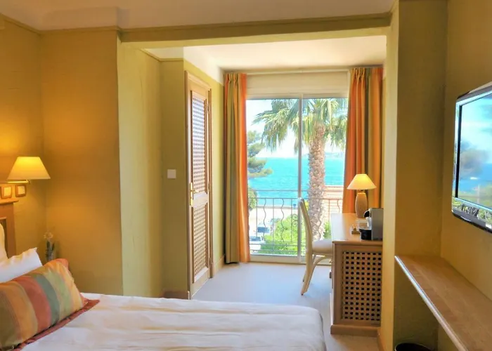 Western Premier Montfleuri Hotel 4*